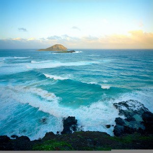 makapuu with heavy waves and wind